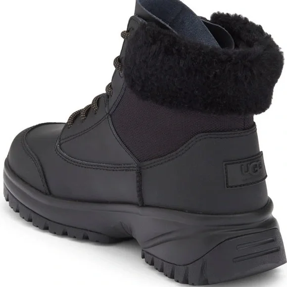 UGG Yose Fluff V2 Waterproof Snow Boots Women’s 7 Black❄️❄️❄️ - Picture 2 of 11